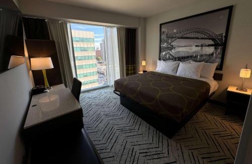 Concourse Hotel | Super 8 by Wyndham Bronx Near Stadium