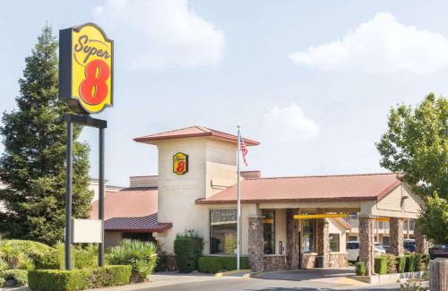 Corning Hotel | Super 8 by Wyndham Corning