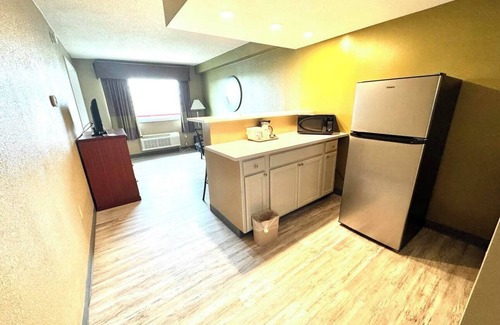 Frederick Hotel | Super 8 by Wyndham Frederick