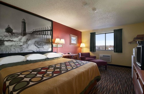 Kalamazoo Hotel | Super 8 by Wyndham Kalamazoo