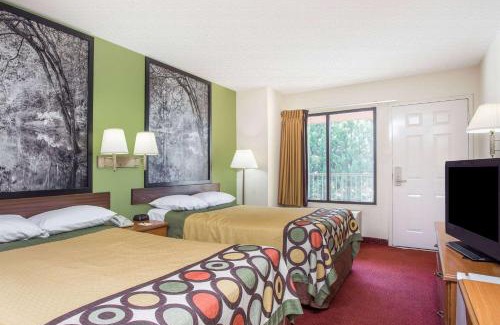 Lavonia Hotel | Super 8 by Wyndham Lavonia