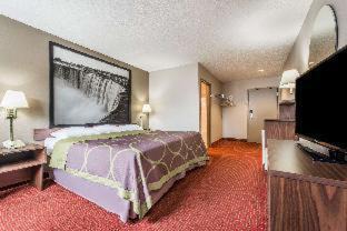 Niagara Falls Hotel | Super 8 by Wyndham Niagara Falls