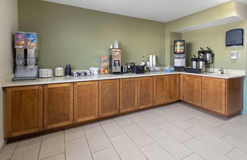North Chesterfield Hotel | Super 8 by Wyndham Richmond Midlothian Turnpike