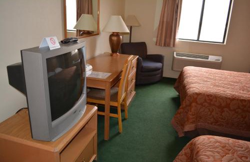 Spokane Hotel | Super 8 by Wyndham Spokane/West