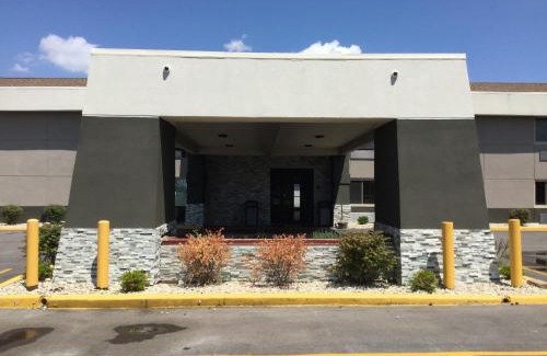 Hazel Crest Hotel | Super 8 by Wyndham South Holland