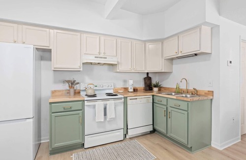 Historic Downtown Kissimmee House | SUPER BOHO- At LAKE TOHO's WATER, SLEEPs 6!