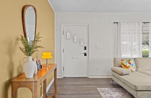 Historic Downtown Kissimmee House | SUPER BOHO - At Lake Toho Fishing VINTaGE VIBEs