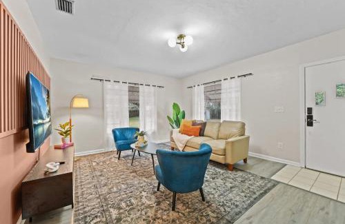 Historic Downtown Kissimmee House | SUPER BOHO - Lake Toho Timeless Charm