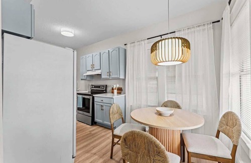 Historic Downtown Kissimmee House | SUPER BOHO - LAKE TOHO, FISHiNG, WATER FRONTs