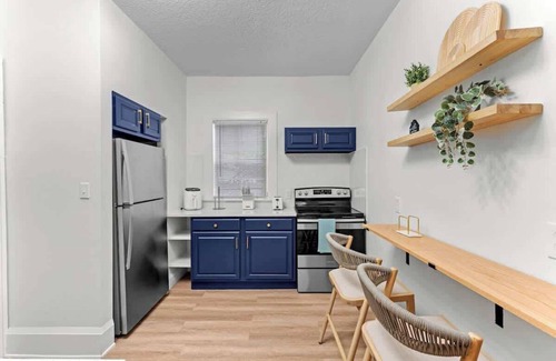 Historic Downtown Kissimmee House | SUPER BOHO - LAKE TOHO, FISHiNG, CIVIC CeNTER