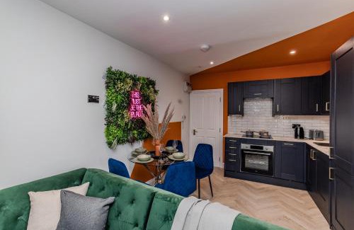 Montpelier Apartment | Super Central 2 Bedroom Flat Next To Brighton Shopping Center & Beach