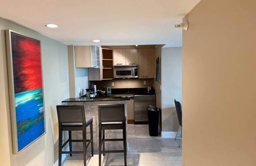 East Fort Lauderdale Apartment | Super chic, comfortable and close to the beach!