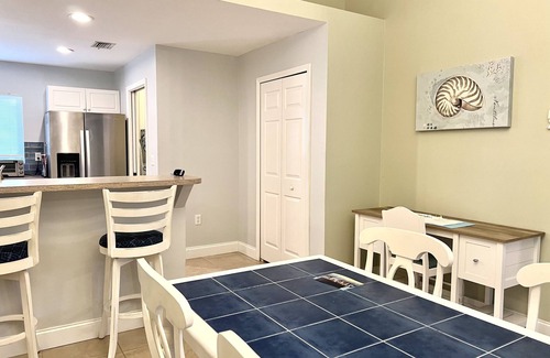 San Carlos Park House | Super Clean, Comfortable, & Centrally Located near RSW and FGCU