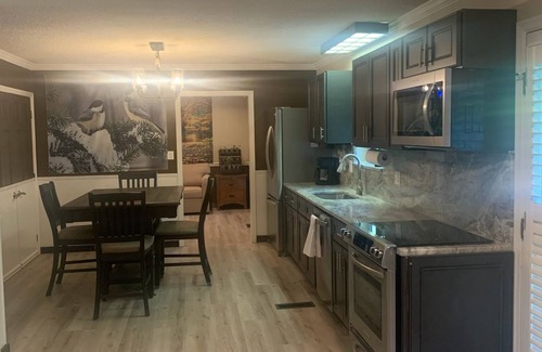 Gatlinburg - Pigeon Forge Cottage | Super clean, renovated, pet and handicap friendly cottage in great location