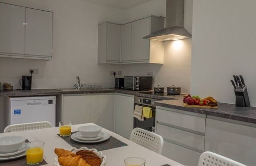 Harrow House | Super Comfy Family-Friendly 7BR House with 3 Parking 35mins to London West End