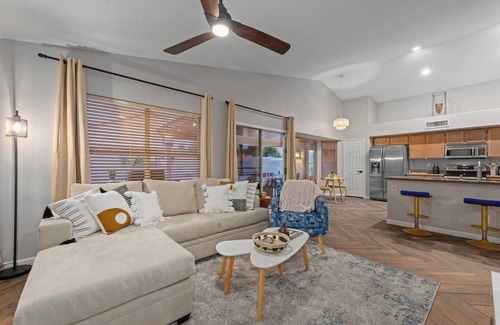 Monarch House | SUPER COMFY HOME! with Private Heated Pool