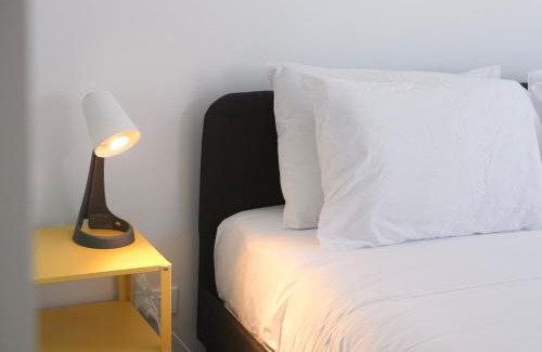 Canterbury Apartment | Super Convenient 1BR Apt Free Parking & study