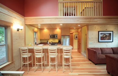 Manzanita House | Super-Cool Bunkhouse for the kids! Claim the main house for the adults.