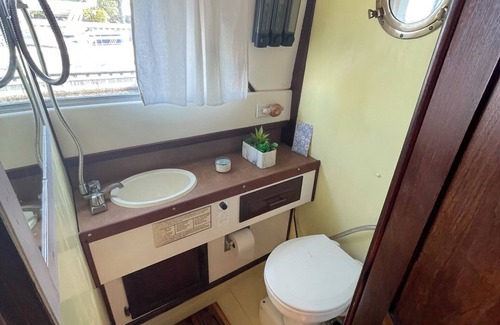 Key West Boat Rental | Super-Cozy boat in Key West!