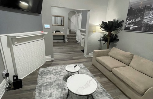 Olde Towne East House | Super Cozy, Chic & stylish spacious 3 bdr 2 story townhome