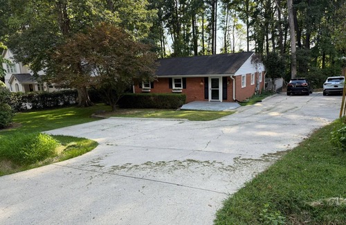 Southwest Raleigh House | Super Cute 3BR home- Great Location! Walk to Levno & Carter-Finley