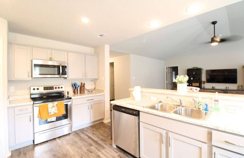 Ferndale Apartment | Super Cute Alexander House