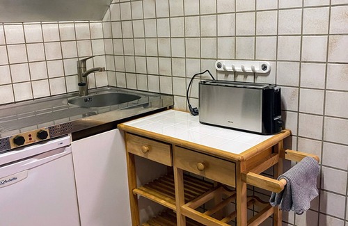Allemond Apartment | Super Cycle/ski Studio, bike storage, garden, WiFi, great location in Allemond
