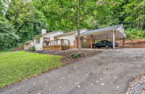 Knoxville House | Super Decked our House in Exciting Knoxville TN!