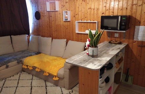 Besse-et-Saint-Anastaise Apartment | Super-Besse Centre Station - STUDIO 4/5 People- at the foot of the slopes.