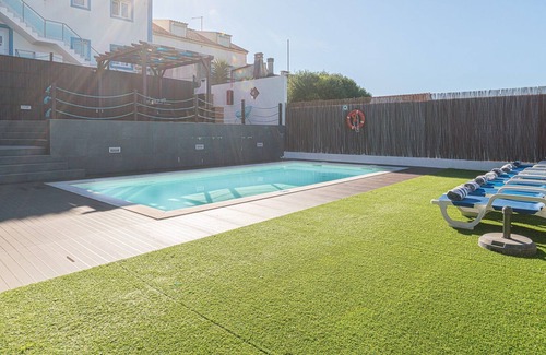 Sao Pedro da Cadeira Villa | Super Lisbon Coast Villa | 4 Bedrooms | Villa Assenta | Fantastic Sea Views | Foosball