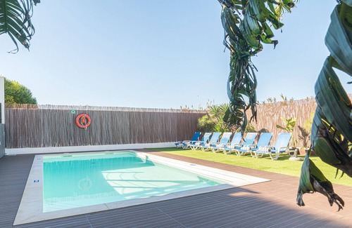 Sao Pedro da Cadeira Villa | Super Lisbon Coast Villa | 4 Bedrooms | Villa Assenta | Fantastic Sea Views | Foosball
