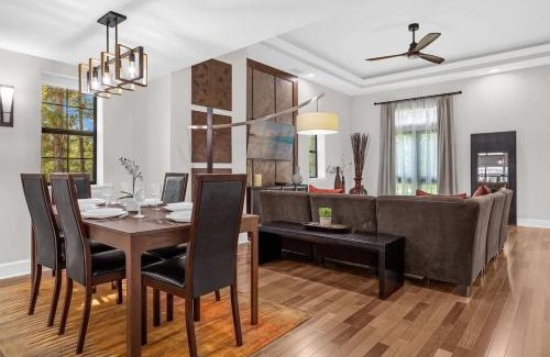 Florida Central Atlantic Coast House | Super Lux 4BR Townhouse - 1 Mile from Disney World- Resort Pool & Jacuzzi , Gym, with Enchanted Garden