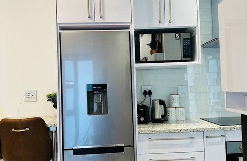 Windhoek West Apartment | Super Luxurious Modern Apartment. Cozy, private and just 3km from Windhoek CBD.