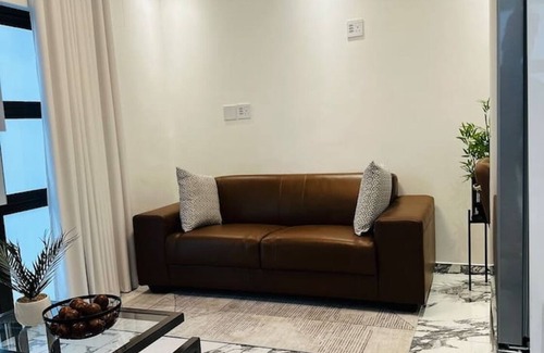 Windhoek West Apartment | Super Luxurious Modern Apartment. Cozy, private and just 3km from Windhoek CBD.