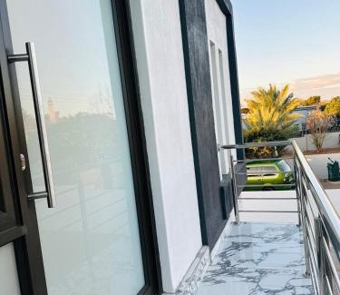 Windhoek West Apartment | Super Luxurious Modern Apartment