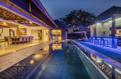 Sunset Road Villa | Super Luxury 5 Bedroom Villa with 2 Pools in Seminyak/Bali