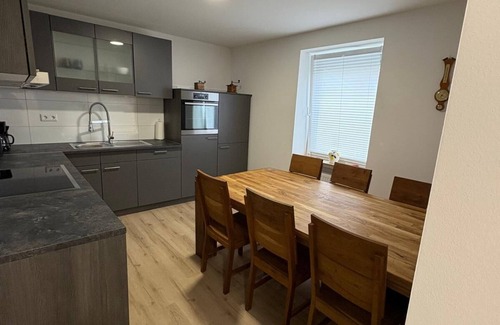 Hagen House | Super nice and extremely large apartment approx. 145 m² in a country house in Priorei