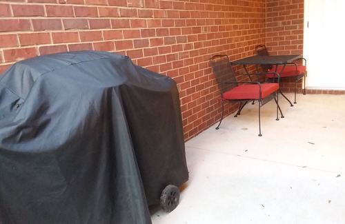 Cookeville Condo | Super nice condo. Rent by day/week/month. Walking distance to bar/restaurant.