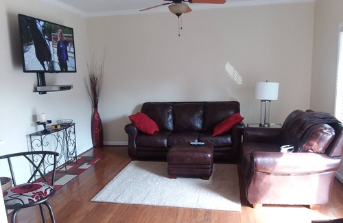 Cookeville Condo | Super nice condo. Rent by day/week/month. Walking distance to bar/restaurant.