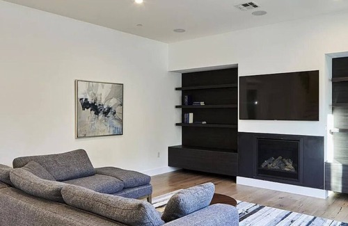 Tarzana House | super nice Mid term property in Tarzana