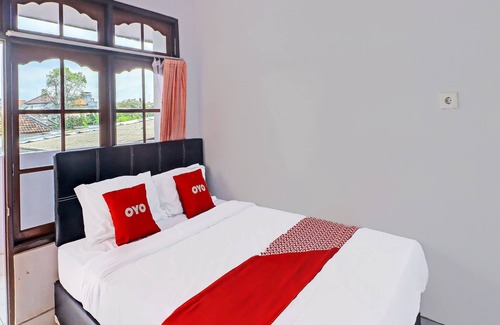 Buduk Hotel | Super OYO 1356 Gusti Residence