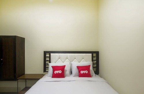Pondok Aren Hotel | Super OYO 3354 Homia Residence