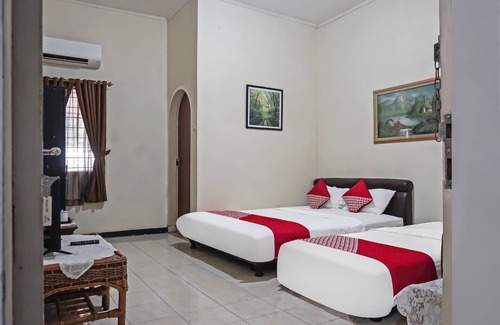 Bogor Tengah Hotel | Super OYO 92134 Bogor Guest House