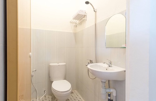 Medan Hotel | Super OYO Capital O 873 Kamani Homestay Syariah