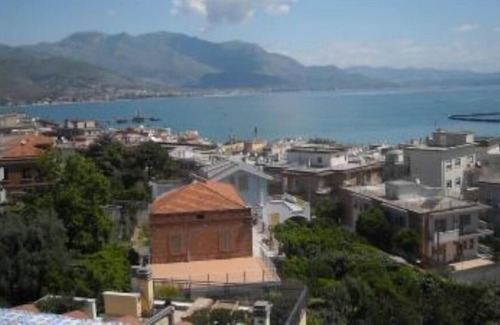 Gaeta Apartment | Super-panoramic sighting tower (360 °) on the Gulf of Gaeta