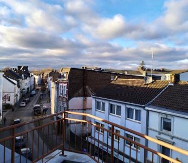 Eschweiler Apartment | Super Penthouse #9 oder Studio #6 mit Aufzug, Terrasse & Wintergarten im Zentrum