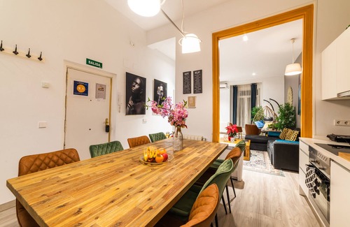 Embajadores Apartment | ✴Super Prime Location✴ Luxury Suite for families🍒groups- AC, Nessperso