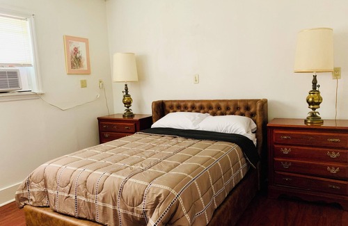 Lacombe Apartment | Super Safe and Quiet neighborhood with off road parking 30 day minimum