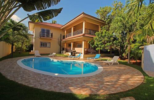 La Esplanada Villa | Super Spacious 4BR 4 5BA Villa w pool in Sosua
