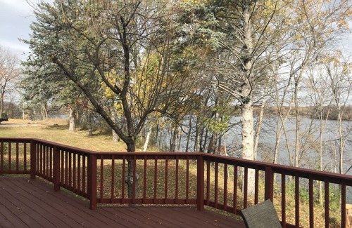 Richmond House | Super Spacious Lakehome